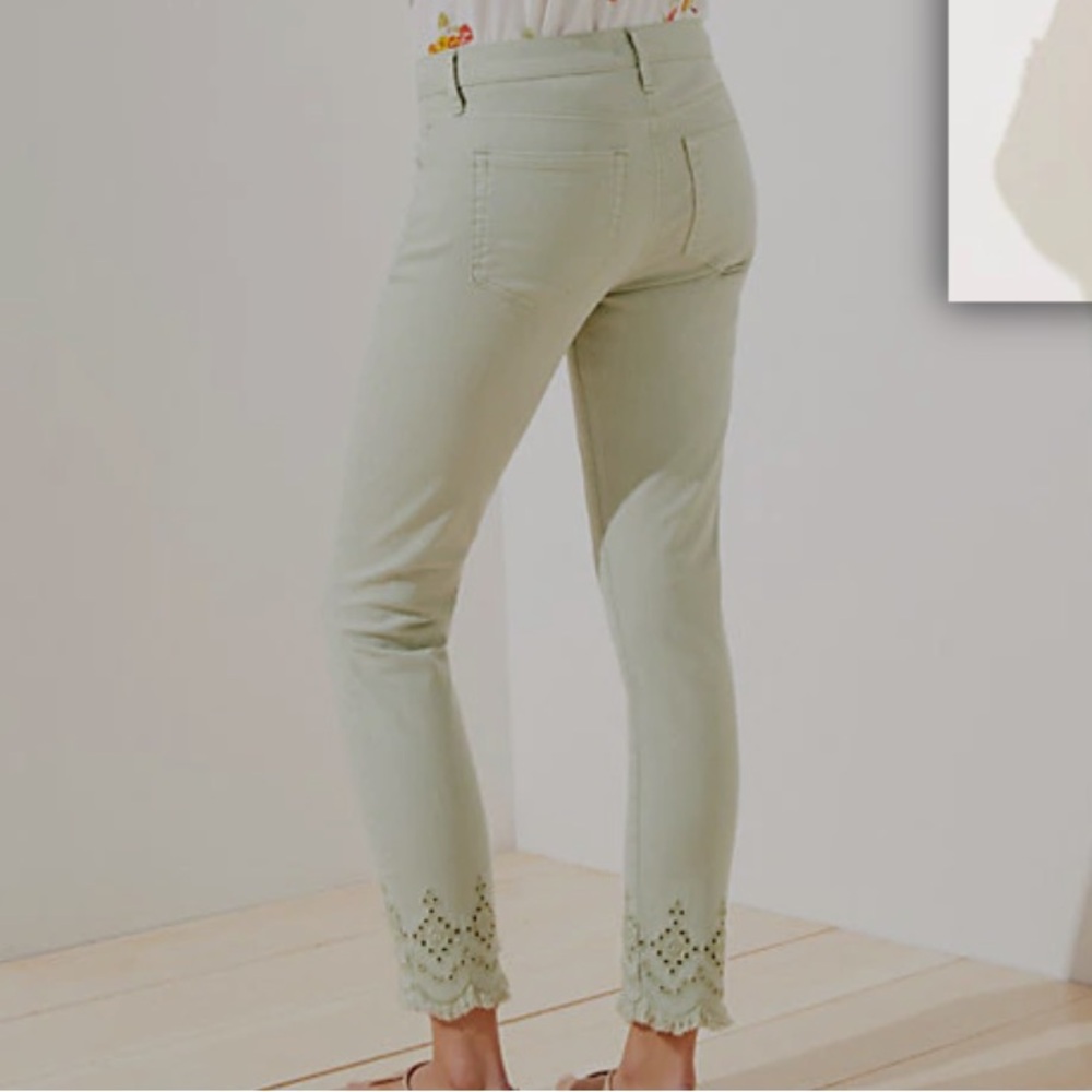 NWT Loft Eyelet Hem Skinny Crop Jeans in Matcha Latte.  Size 2 - Picture 2 of 6
